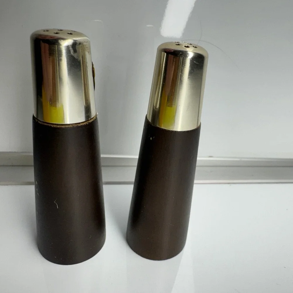 Vintage New Mexico Salt Pepper‎ Shakers Native American Chief Brown Gold Tone
